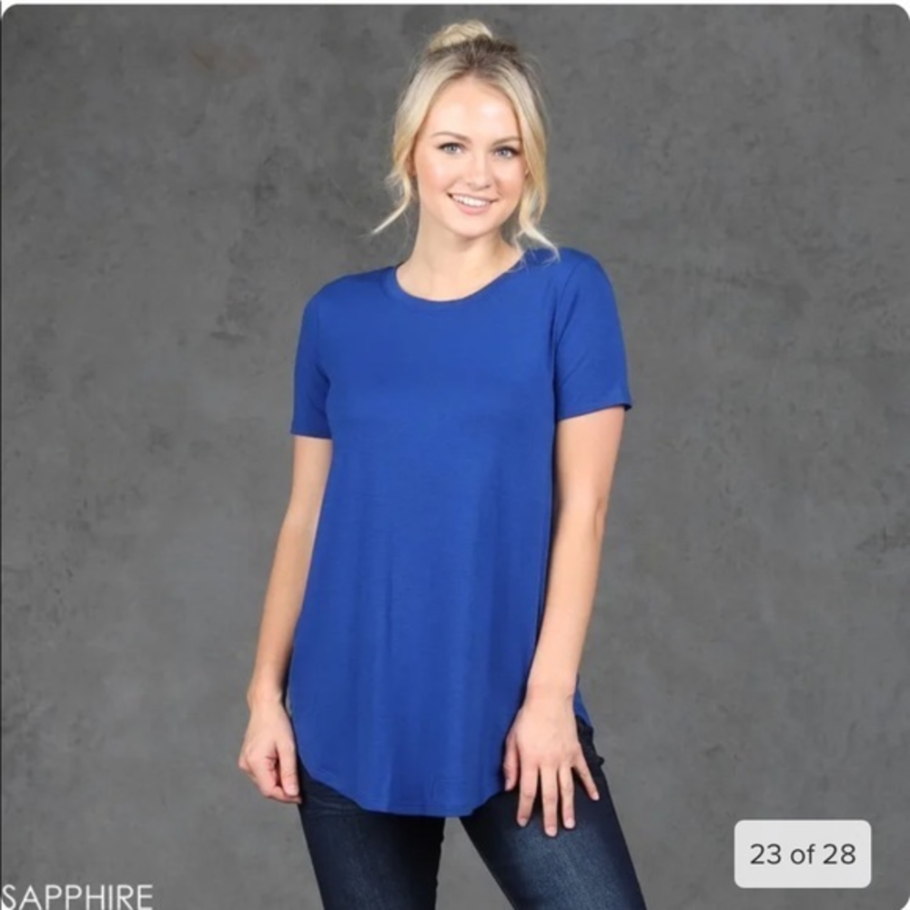 Royal blue top NWOT ladies size large‎ soft flowy fit